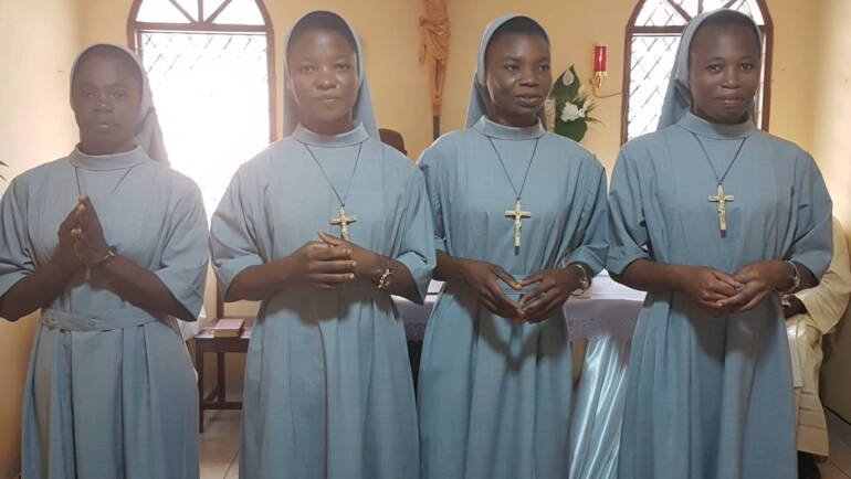 PREMIERE PROFESSION RELIGIEUSE