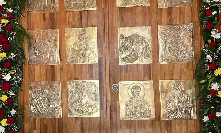 OUVERTURE DE LA PORTE SAINTE